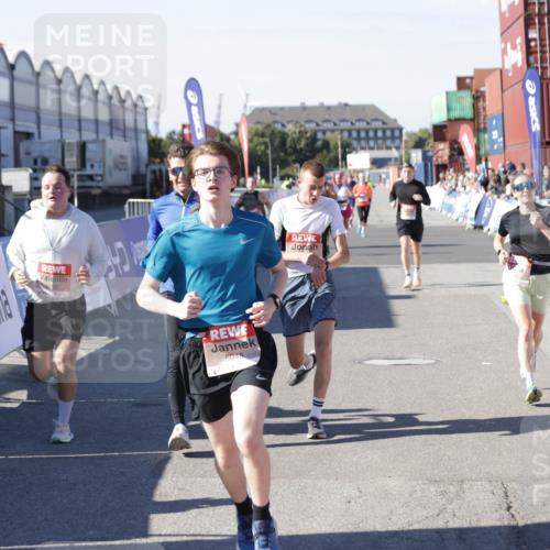 03.10.2025 - Köhlbrandbrückenlauf Jannik Wohlers http://msf.ph/oto/9117730 03.10.2025 13:03:16 Ziel 4085, 4208, 4268, 4856, 5048, 5063, 6279, 6612, 6722, 6784 meine-sportfotos.de