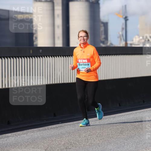 03.10.2025 - Köhlbrandbrückenlauf Lena Gebhardt http://msf.ph/oto/9117739 03.10.2025 10:23:58 Position 2 2669 meine-sportfotos.de