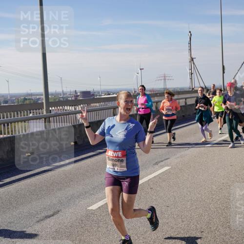 03.10.2025 - Köhlbrandbrückenlauf Michael Burmester http://msf.ph/oto/9117749 03.10.2025 12:59:11 Position 2 5066 meine-sportfotos.de