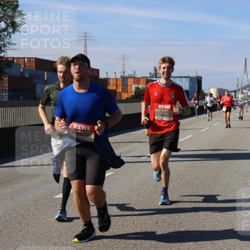 03.10.2025 - Köhlbrandbrückenlauf Strokosch-Dieckow http://msf.ph/oto/9117750 03.10.2025 12:53:28 Position 3 6034, 6800 meine-sportfotos.de