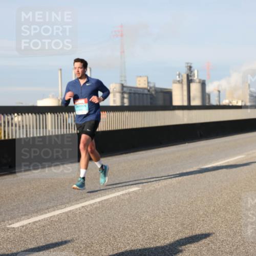 03.10.2025 - Köhlbrandbrückenlauf Lena Gebhardt http://msf.ph/oto/9117755 03.10.2025 09:44:32 Position 2  meine-sportfotos.de