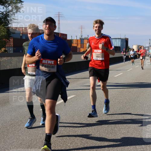 03.10.2025 - Köhlbrandbrückenlauf Strokosch-Dieckow http://msf.ph/oto/9117772 03.10.2025 12:53:28 Position 3 6799, 6034, 6800 meine-sportfotos.de