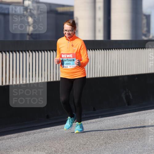 03.10.2025 - Köhlbrandbrückenlauf Lena Gebhardt http://msf.ph/oto/9117783 03.10.2025 10:23:59 Position 2 2669 meine-sportfotos.de