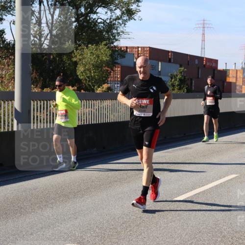 03.10.2025 - Köhlbrandbrückenlauf Strokosch-Dieckow http://msf.ph/oto/9117789 03.10.2025 12:53:31 Position 3 4346 meine-sportfotos.de