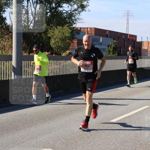 03.10.2025 - Köhlbrandbrückenlauf Strokosch-Dieckow http://msf.ph/oto/9117791 03.10.2025 12:53:31 Position 3 880, 4346 meine-sportfotos.de