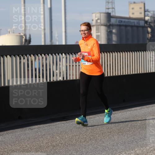 03.10.2025 - Köhlbrandbrückenlauf Lena Gebhardt http://msf.ph/oto/9117793 03.10.2025 10:24:00 Position 2  meine-sportfotos.de