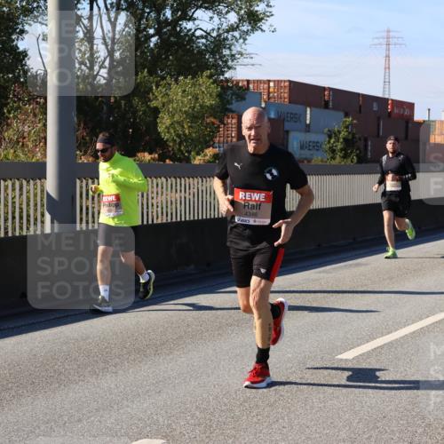 03.10.2025 - Köhlbrandbrückenlauf Strokosch-Dieckow http://msf.ph/oto/9117797 03.10.2025 12:53:31 Position 3 4346 meine-sportfotos.de