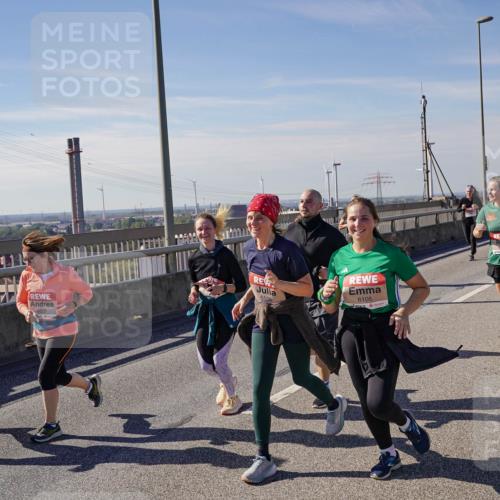 03.10.2025 - Köhlbrandbrückenlauf Michael Burmester http://msf.ph/oto/9117807 03.10.2025 12:59:14 Position 2 6106, 6105 meine-sportfotos.de