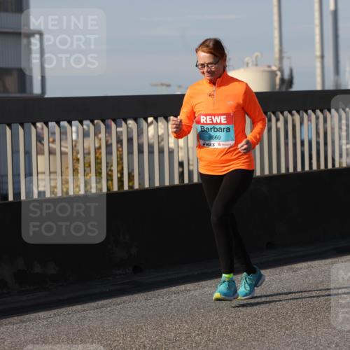 03.10.2025 - Köhlbrandbrückenlauf Lena Gebhardt http://msf.ph/oto/9117818 03.10.2025 10:24:01 Position 2 2669 meine-sportfotos.de