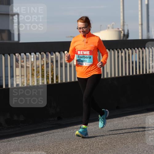 03.10.2025 - Köhlbrandbrückenlauf Lena Gebhardt http://msf.ph/oto/9117840 03.10.2025 10:24:01 Position 2 2669 meine-sportfotos.de