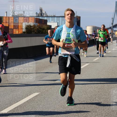 03.10.2025 - Köhlbrandbrückenlauf Strokosch-Dieckow http://msf.ph/oto/9117858 03.10.2025 12:53:37 Position 3  meine-sportfotos.de