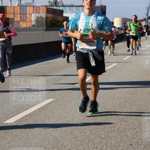 03.10.2025 - Köhlbrandbrückenlauf Strokosch-Dieckow http://msf.ph/oto/9117864 03.10.2025 12:53:37 Position 3 4451, 5569 meine-sportfotos.de
