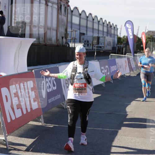 03.10.2025 - Köhlbrandbrückenlauf Jannik Wohlers http://msf.ph/oto/9117876 03.10.2025 13:34:07 Ziel 4438, 4919, 4970, 5036, 5300, 5593, 6095, 6246, 6420, 6421, 6574 meine-sportfotos.de