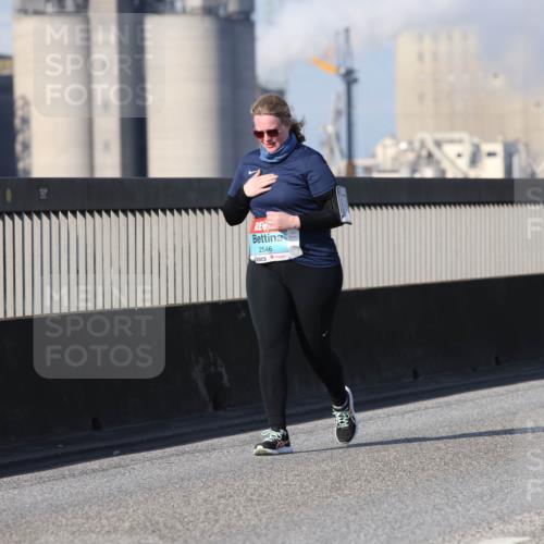 03.10.2025 - Köhlbrandbrückenlauf Lena Gebhardt http://msf.ph/oto/9117877 03.10.2025 10:24:22 Position 2 2546 meine-sportfotos.de