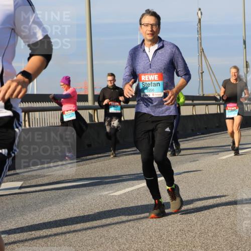 03.10.2025 - Köhlbrandbrückenlauf Strokosch-Dieckow http://msf.ph/oto/9117903 03.10.2025 09:51:46 Position 2 2750, 1556 meine-sportfotos.de