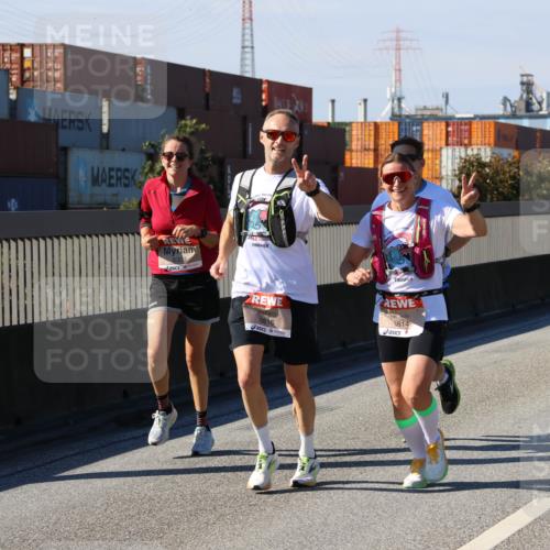 03.10.2025 - Köhlbrandbrückenlauf Strokosch-Dieckow http://msf.ph/oto/9117904 03.10.2025 12:53:43 Position 3  meine-sportfotos.de