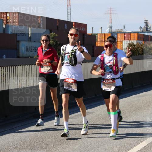 03.10.2025 - Köhlbrandbrückenlauf Strokosch-Dieckow http://msf.ph/oto/9117907 03.10.2025 12:53:43 Position 3 6308, 6816, 8814, 5705 meine-sportfotos.de