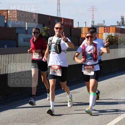 03.10.2025 - Köhlbrandbrückenlauf Strokosch-Dieckow http://msf.ph/oto/9117912 03.10.2025 12:53:43 Position 3 6308, 5705, 6816, 6814 meine-sportfotos.de