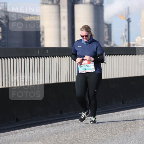 03.10.2025 - Köhlbrandbrückenlauf Lena Gebhardt http://msf.ph/oto/9117914 03.10.2025 10:24:23 Position 2 2546 meine-sportfotos.de