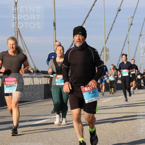 03.10.2025 - Köhlbrandbrückenlauf Strokosch-Dieckow http://msf.ph/oto/9117916 03.10.2025 09:51:48 Position 2 1743, 2678, 3419, 207 meine-sportfotos.de