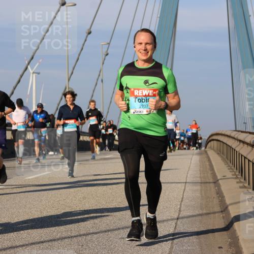 03.10.2025 - Köhlbrandbrückenlauf Strokosch-Dieckow http://msf.ph/oto/9117938 03.10.2025 09:51:50 Position 2 3419, 2707 meine-sportfotos.de