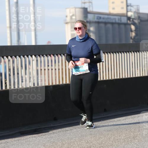 03.10.2025 - Köhlbrandbrückenlauf Lena Gebhardt http://msf.ph/oto/9117944 03.10.2025 10:24:25 Position 2 2546 meine-sportfotos.de