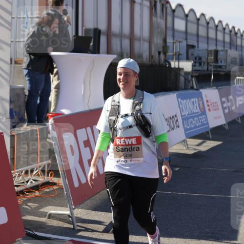 03.10.2025 - Köhlbrandbrückenlauf Jannik Wohlers http://msf.ph/oto/9117945 03.10.2025 13:34:08 Ziel 4438, 4919, 5300, 5593, 6095, 6246, 6420, 6421, 6574 meine-sportfotos.de