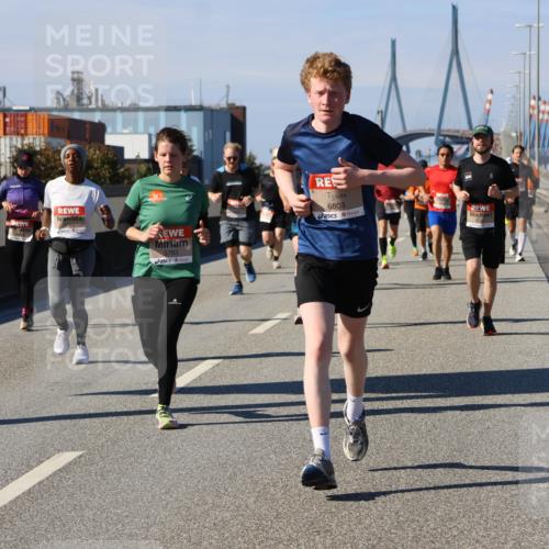 03.10.2025 - Köhlbrandbrückenlauf Strokosch-Dieckow http://msf.ph/oto/9117958 03.10.2025 12:53:48 Position 3 5763, 6803 meine-sportfotos.de