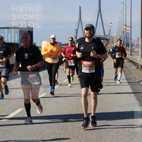 03.10.2025 - Köhlbrandbrückenlauf Strokosch-Dieckow http://msf.ph/oto/9117980 03.10.2025 12:53:50 Position 3 6647, 5242 meine-sportfotos.de