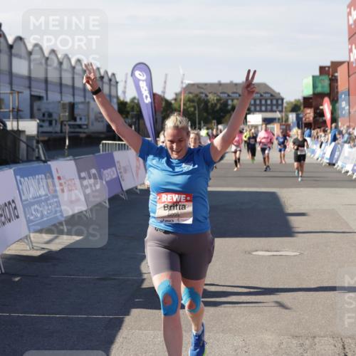 03.10.2025 - Köhlbrandbrückenlauf Jannik Wohlers http://msf.ph/oto/9117982 03.10.2025 13:34:10 Ziel 4438, 5593, 6095, 6420, 6421, 6574 meine-sportfotos.de
