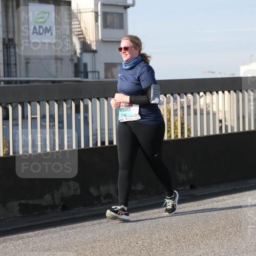 03.10.2025 - Köhlbrandbrückenlauf Lena Gebhardt http://msf.ph/oto/9117988 03.10.2025 10:24:28 Position 2 2546 meine-sportfotos.de