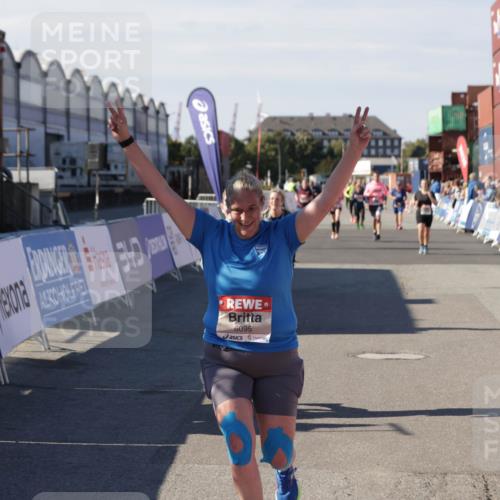 03.10.2025 - Köhlbrandbrückenlauf Jannik Wohlers http://msf.ph/oto/9117997 03.10.2025 13:34:10 Ziel 4438, 5593, 6095, 6420, 6421, 6574 meine-sportfotos.de