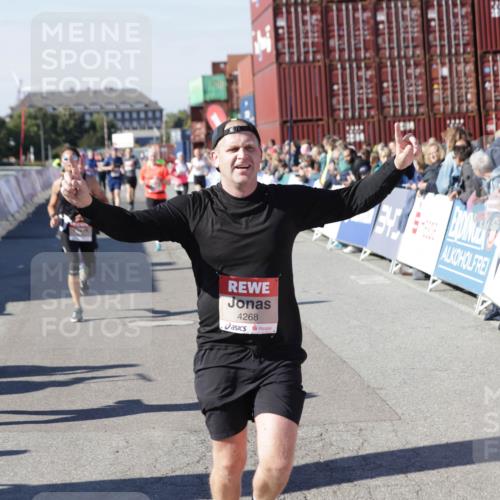 03.10.2025 - Köhlbrandbrückenlauf Jannik Wohlers http://msf.ph/oto/9117998 03.10.2025 13:03:21 Ziel 4085, 4208, 4225, 4268, 4283, 4856, 5048, 5063, 6279, 6612, 6632, 6722, 6784 meine-sportfotos.de