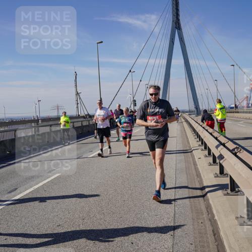 03.10.2025 - Köhlbrandbrückenlauf Michael Burmester http://msf.ph/oto/9118000 03.10.2025 12:59:23 Position 2 5452, 5165 meine-sportfotos.de