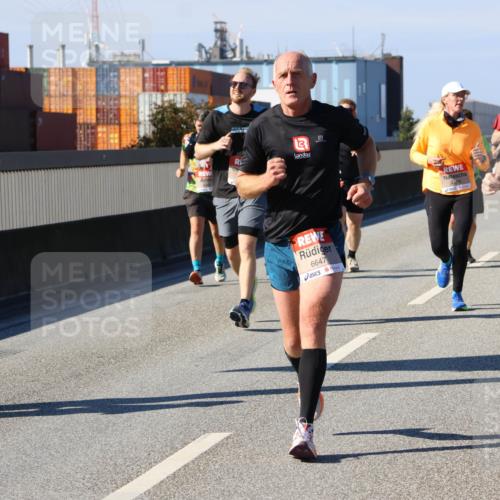 03.10.2025 - Köhlbrandbrückenlauf Strokosch-Dieckow http://msf.ph/oto/9118003 03.10.2025 12:53:51 Position 3 6647, 5242 meine-sportfotos.de