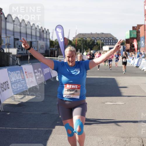 03.10.2025 - Köhlbrandbrückenlauf Jannik Wohlers http://msf.ph/oto/9118008 03.10.2025 13:34:10 Ziel 4438, 5593, 6095, 6420, 6421, 6574 meine-sportfotos.de