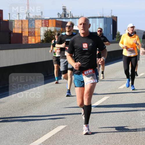 03.10.2025 - Köhlbrandbrückenlauf Strokosch-Dieckow http://msf.ph/oto/9118009 03.10.2025 12:53:51 Position 3 6647, 5242 meine-sportfotos.de