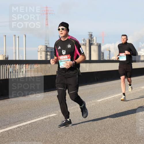 03.10.2025 - Köhlbrandbrückenlauf Lena Gebhardt http://msf.ph/oto/9118010 03.10.2025 09:44:36 Position 2 6, 1, 1197 meine-sportfotos.de