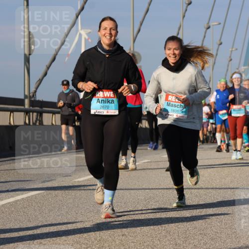 03.10.2025 - Köhlbrandbrückenlauf Strokosch-Dieckow http://msf.ph/oto/9118024 03.10.2025 09:51:58 Position 2 2670, 1831 meine-sportfotos.de