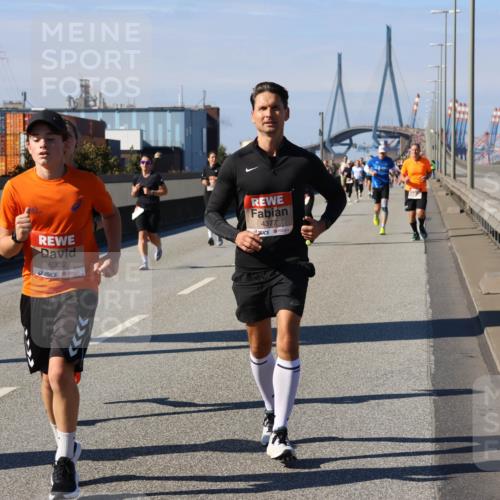 03.10.2025 - Köhlbrandbrückenlauf Strokosch-Dieckow http://msf.ph/oto/9118025 03.10.2025 12:53:57 Position 3 6302, 43770 meine-sportfotos.de