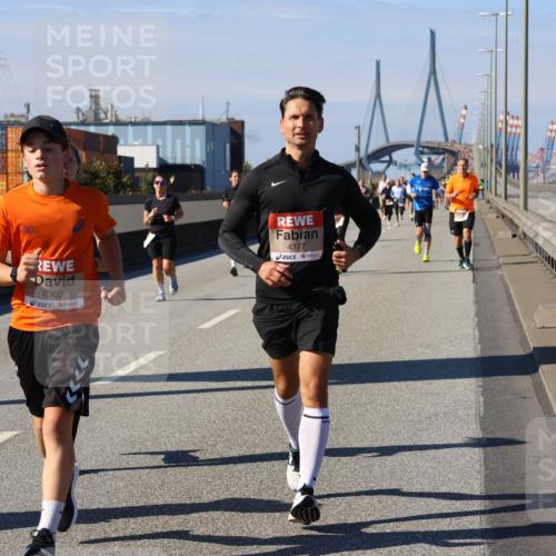 03.10.2025 - Köhlbrandbrückenlauf Strokosch-Dieckow http://msf.ph/oto/9118029 03.10.2025 12:53:57 Position 3 6302, 4377 meine-sportfotos.de