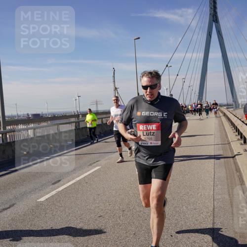 03.10.2025 - Köhlbrandbrückenlauf Michael Burmester http://msf.ph/oto/9118030 03.10.2025 12:59:24 Position 2 5755 meine-sportfotos.de