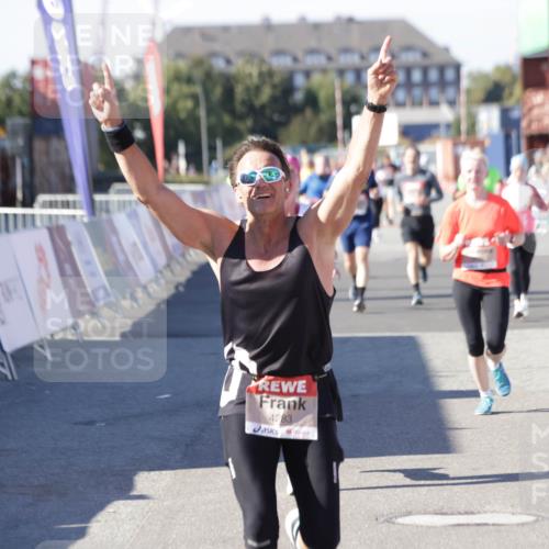 03.10.2025 - Köhlbrandbrückenlauf Jannik Wohlers http://msf.ph/oto/9118051 03.10.2025 13:03:23 Ziel 4085, 4208, 4225, 4268, 4283, 4300, 4454, 4856, 5048, 5063, 6207, 6279, 6612, 6632, 6722, 6784 meine-sportfotos.de