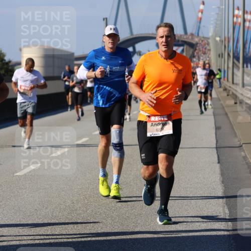 03.10.2025 - Köhlbrandbrückenlauf Strokosch-Dieckow http://msf.ph/oto/9118054 03.10.2025 12:54:03 Position 3 5791, 6274 meine-sportfotos.de