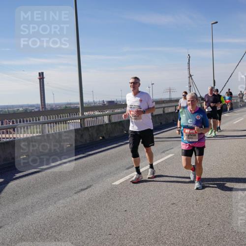 03.10.2025 - Köhlbrandbrückenlauf Michael Burmester http://msf.ph/oto/9118058 03.10.2025 12:59:25 Position 2 6243 meine-sportfotos.de
