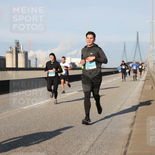 03.10.2025 - Köhlbrandbrückenlauf Lena Gebhardt http://msf.ph/oto/9118094 03.10.2025 09:44:38 Position 2 3775 meine-sportfotos.de