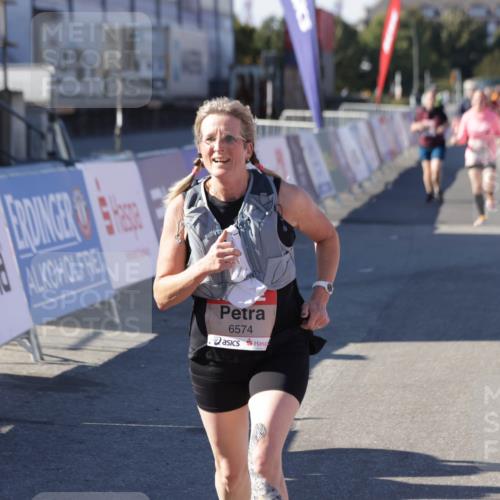 03.10.2025 - Köhlbrandbrückenlauf Jannik Wohlers http://msf.ph/oto/9118096 03.10.2025 13:34:13 Ziel 4438, 4674, 5207, 5221, 5593, 6095, 6574 meine-sportfotos.de