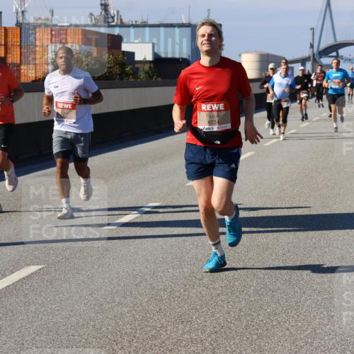 03.10.2025 - Köhlbrandbrückenlauf Strokosch-Dieckow http://msf.ph/oto/9118098 03.10.2025 12:54:09 Position 3 6782, 6774 meine-sportfotos.de