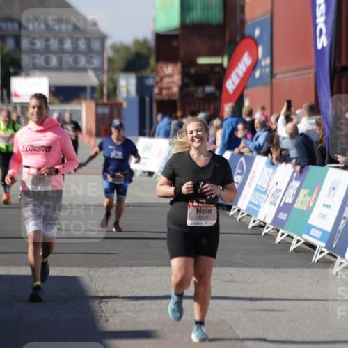 03.10.2025 - Köhlbrandbrückenlauf Jannik Wohlers http://msf.ph/oto/9118111 03.10.2025 13:34:15 Ziel 4438, 4674, 5207, 5221, 5593, 6095, 6574 meine-sportfotos.de