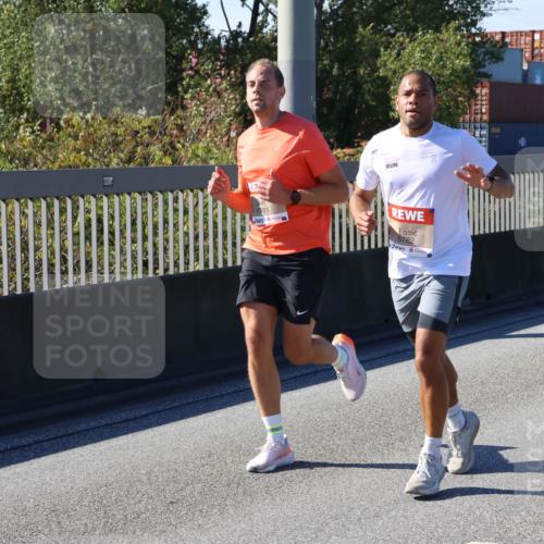 03.10.2025 - Köhlbrandbrückenlauf Strokosch-Dieckow http://msf.ph/oto/9118116 03.10.2025 12:54:12 Position 3 880, 6781, 6782 meine-sportfotos.de